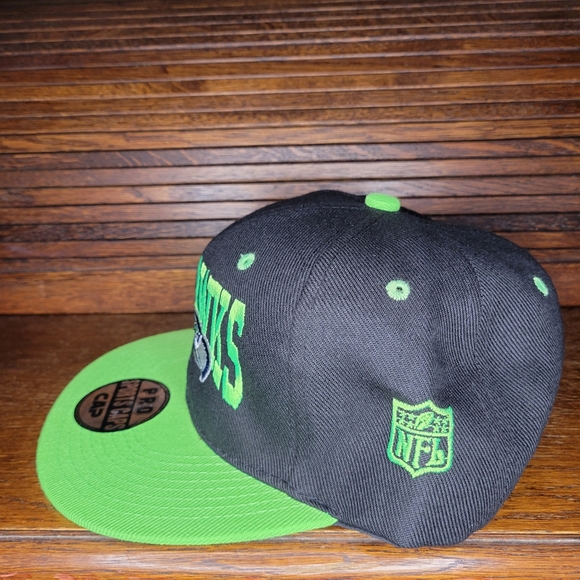 Like new NFL Seahawks snap back cap - Picture 3 of 5